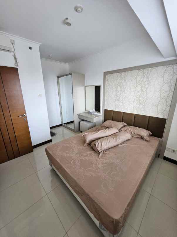 disewakan apartemen waterplace pakuwon indah