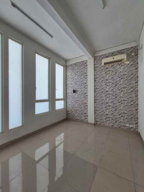 disewakan ruko biz home pakuwon city kenjeran