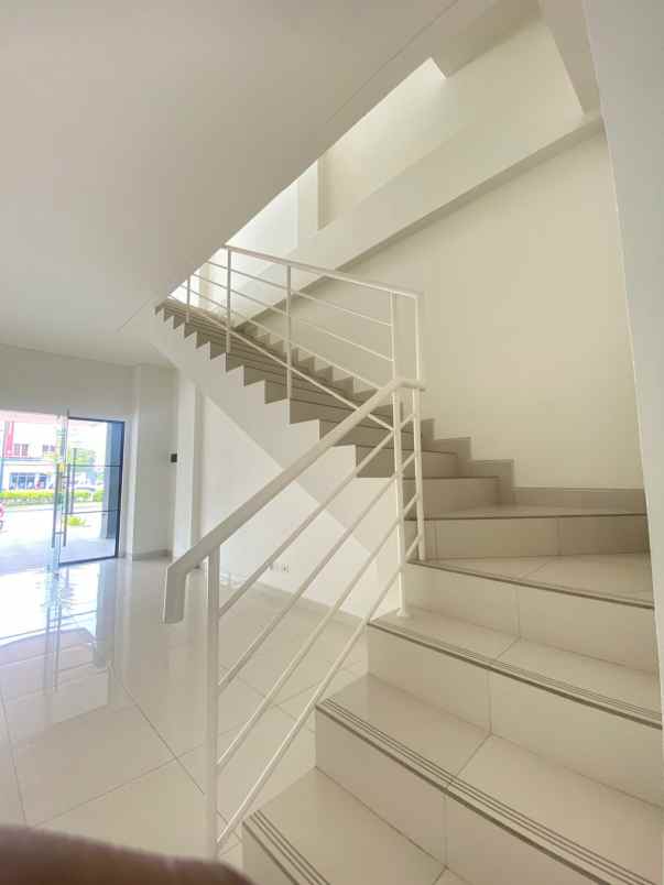 disewakan ruko gudang kantor metland menteng cakung