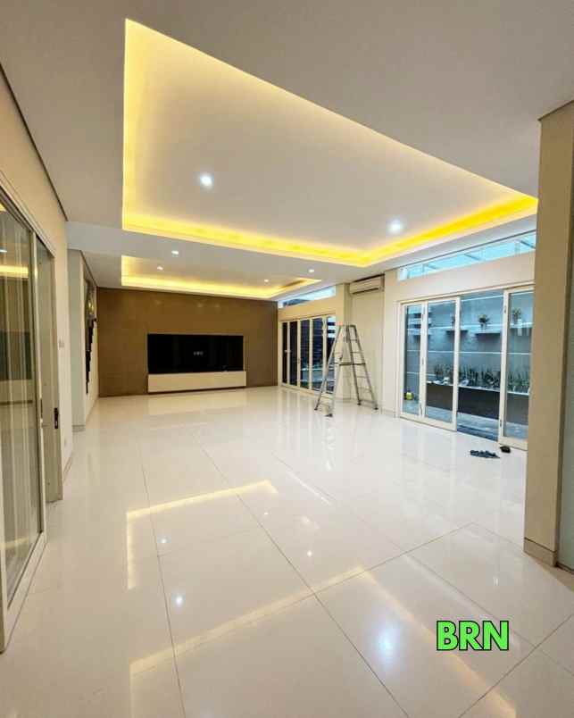 disewakan rumah araya