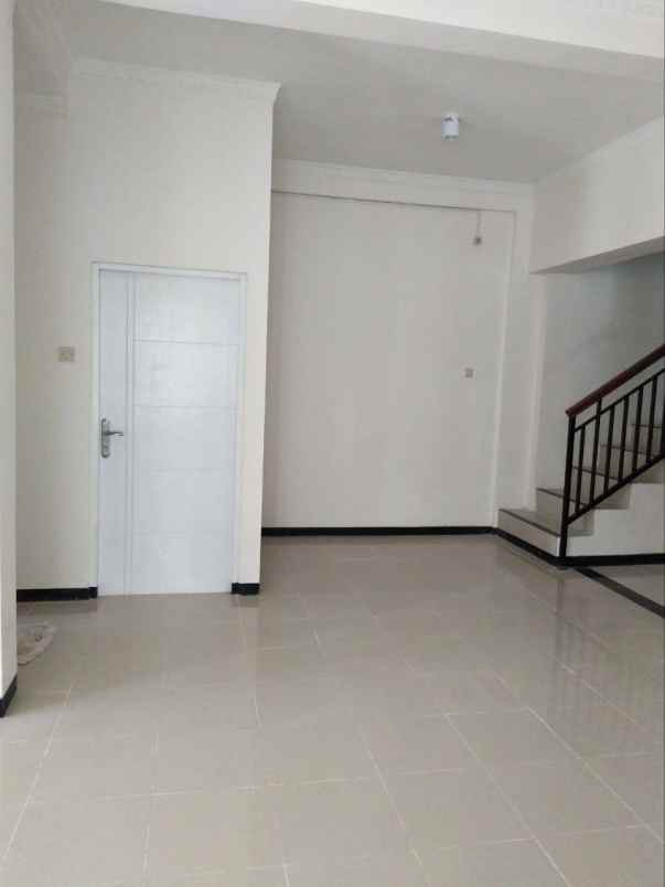 disewakan rumah darmo indah baru renovasi