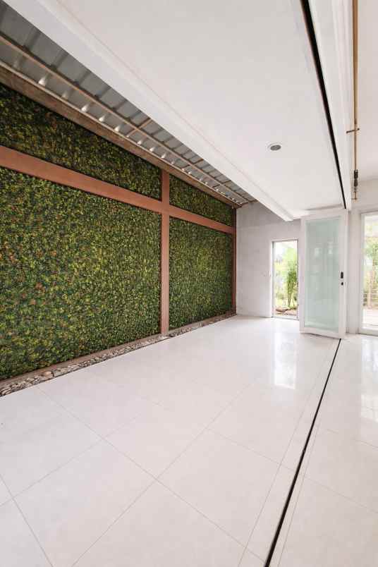 disewakan rumah jl emerald bintaro cluster