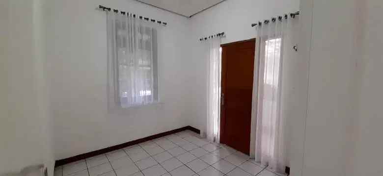 disewakan rumah lebak bulus