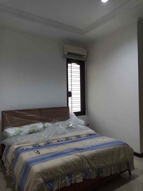 disewakan rumah manyar kertoadi