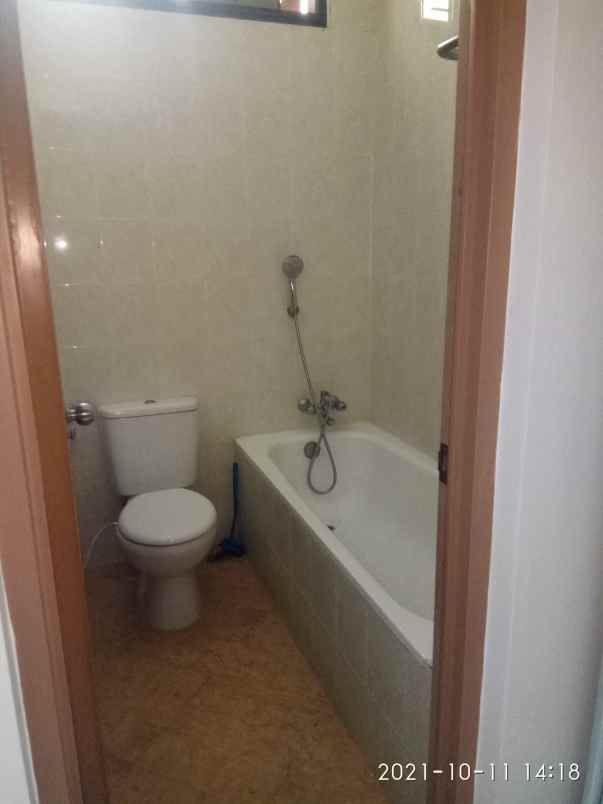 disewakan rumah manyar kertoadi