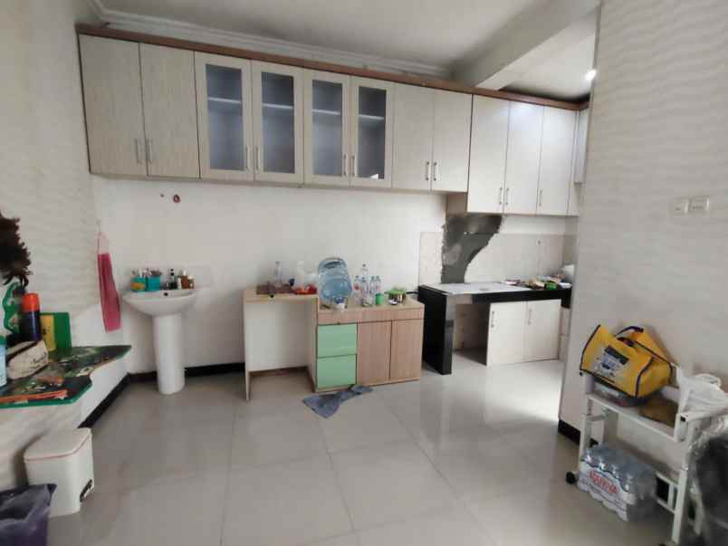 disewakan rumah mulyosari