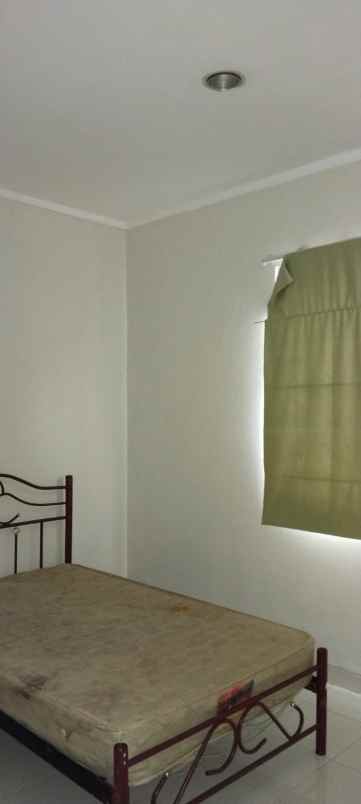 disewakan rumah summarecon bekasi cluster