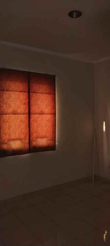 disewakan rumah summarecon bekasi cluster
