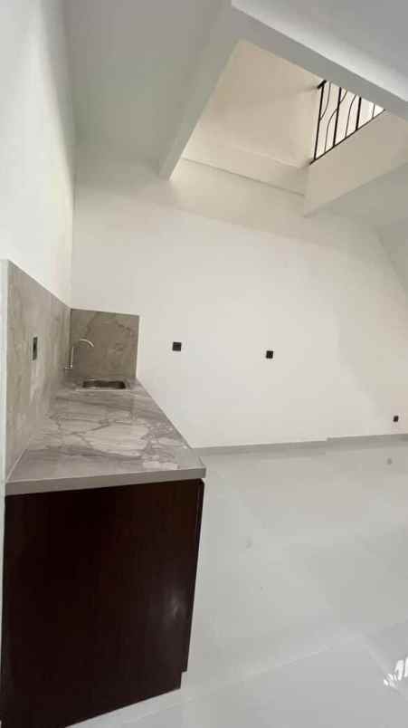 disewakan rumah summarecon bekasi cluster