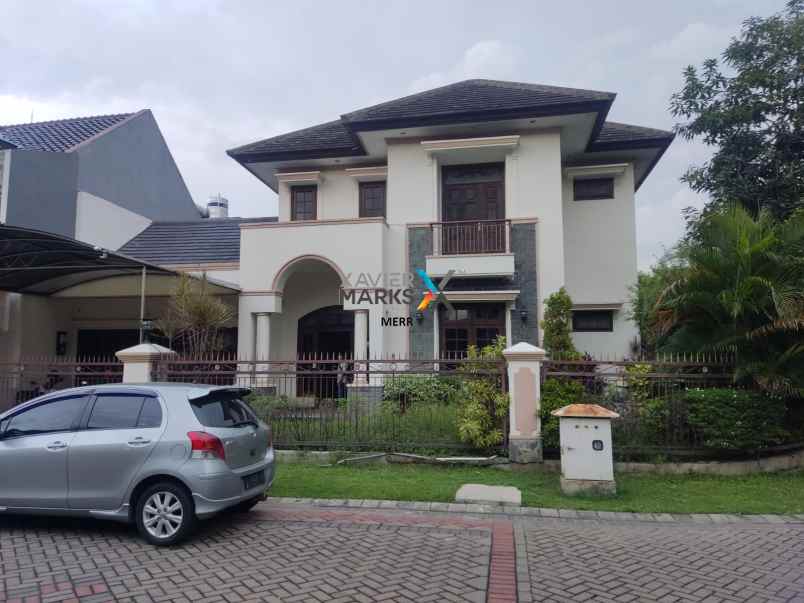 disewakan rumah villa bukit mas