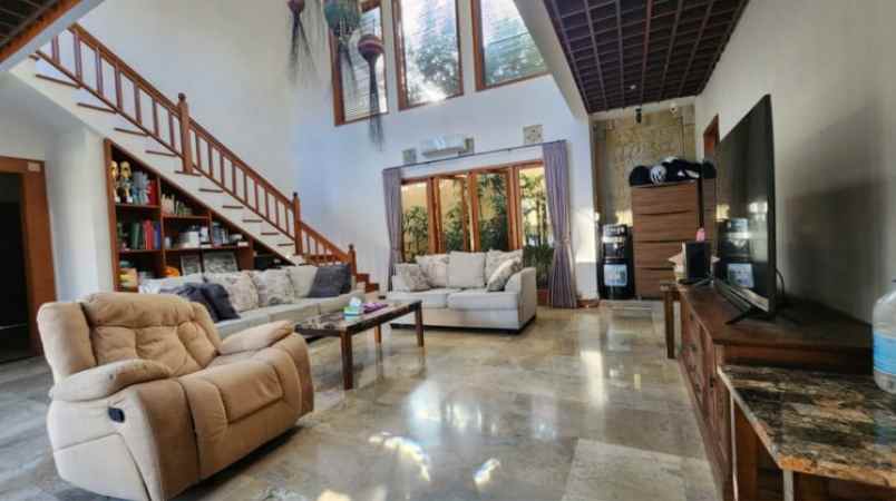 disewakan villa semer kencana indah