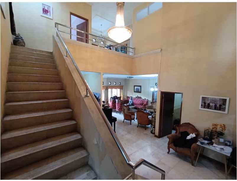 for sale rumah luas ideal keluarga besar di cimahi