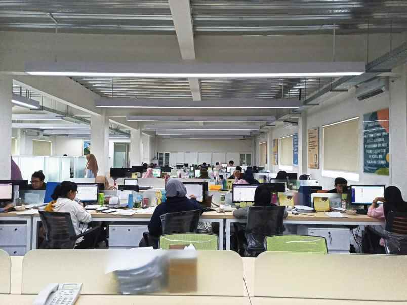 gudang kantor 4 lantai di meruya jkt barat