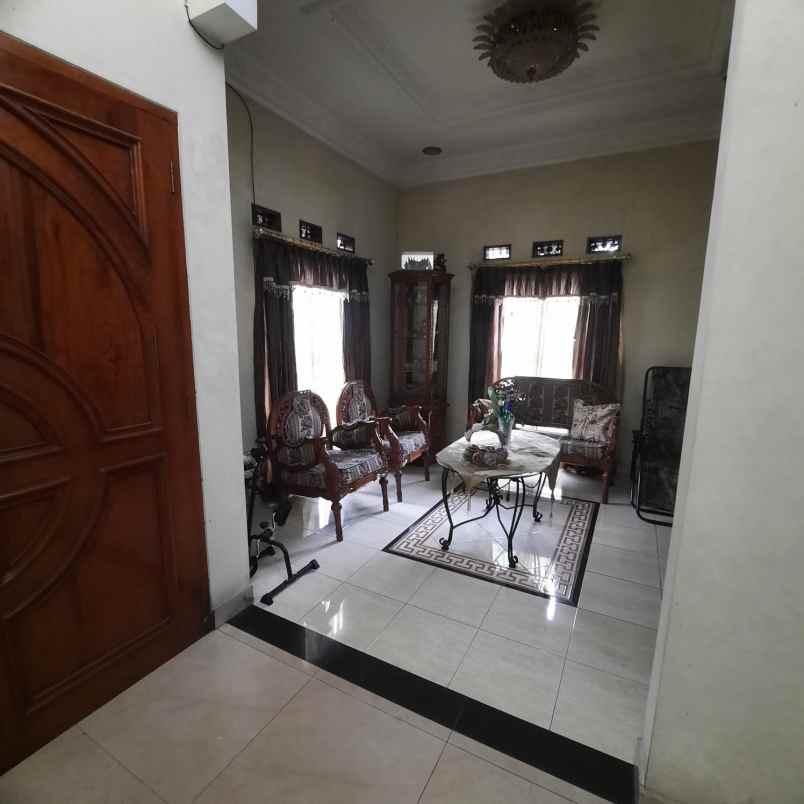 jual beli rumah beserta isinya 80