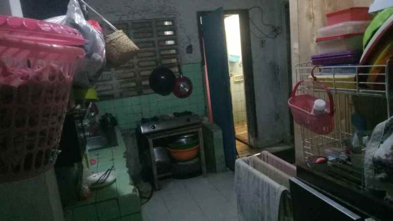 jual rumah ada usaha warung pertukangan jak sel