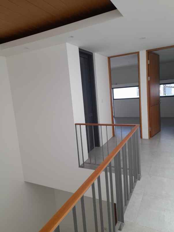 jual rumah baru 2 lt dekat griya buahbatu bandung