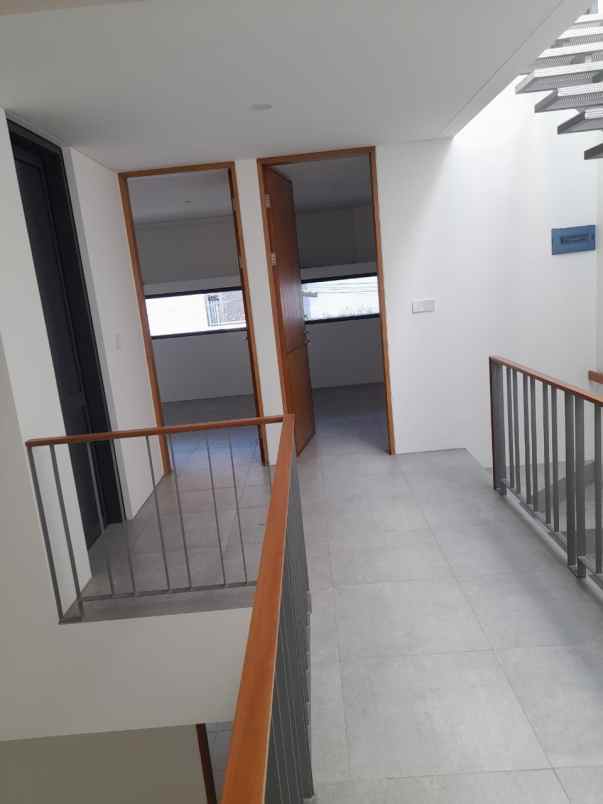 jual rumah baru 2 lt dekat griya buahbatu bandung