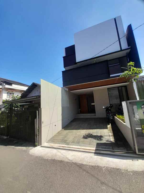 jual rumah baru 2 lt dekat griya buahbatu bandung