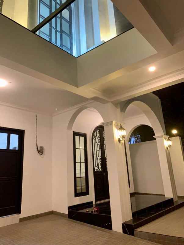 jual rumah baru mewah ada kolam renang joglo jak bar