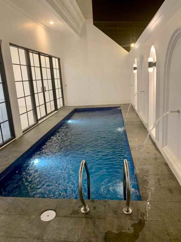 jual rumah baru mewah ada kolam renang joglo jak bar