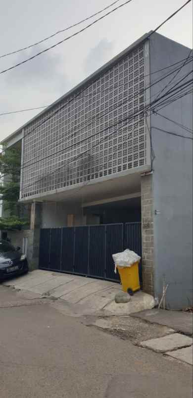 jual rumah ciracas posisi hook akses strategis