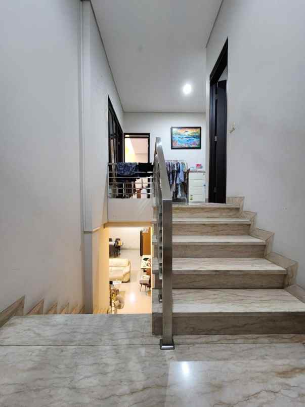 jual rumah singgasana pradana bandung