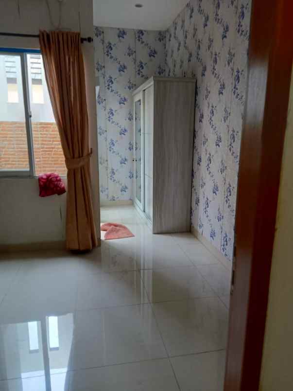 jual rumah village premiere cipondoh tangerang