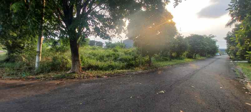 kavling premium lingkungan grand wisata