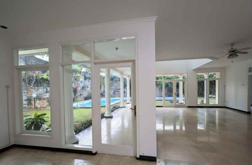 luxury timeless spacious home or sale