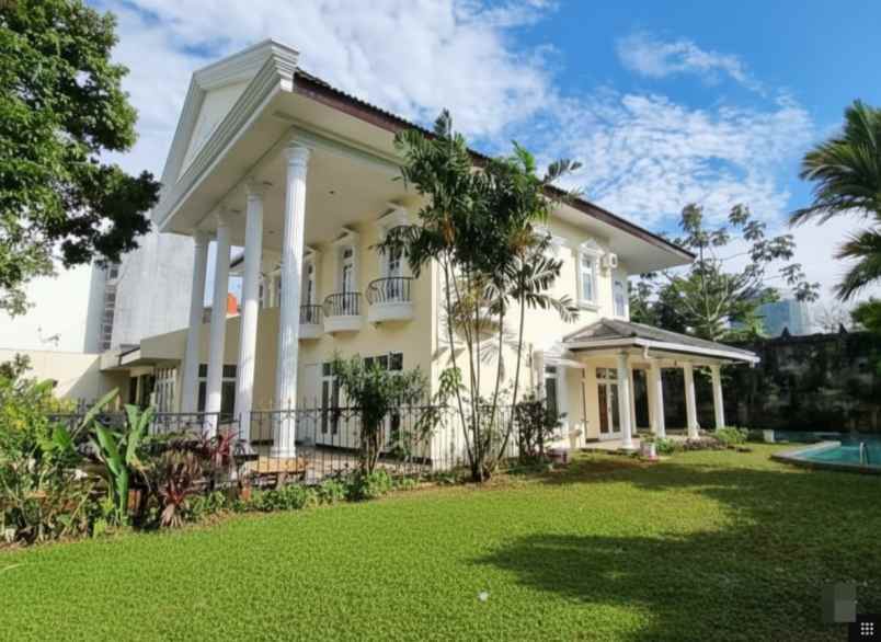 luxury timeless spacious home or sale