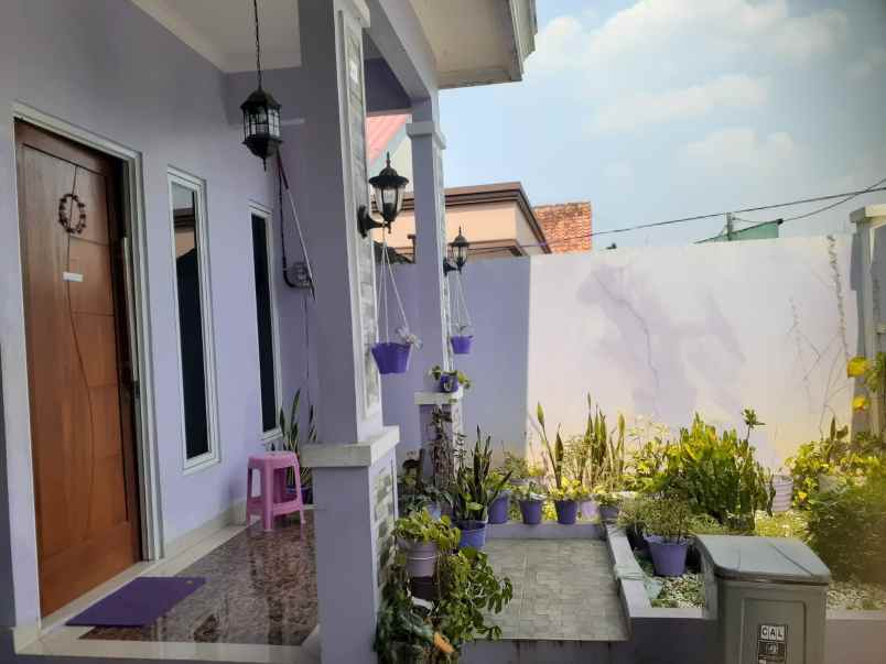 over kredit 165jt rumah di dekat stasiun depok