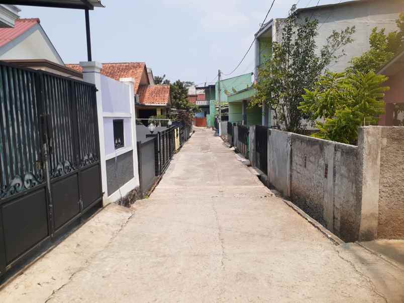 over kredit 165jt rumah di dekat stasiun depok