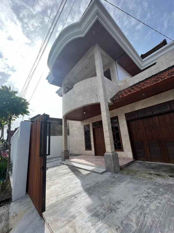 padangsambian dijual rumah 2 lantai luas 2 5 are