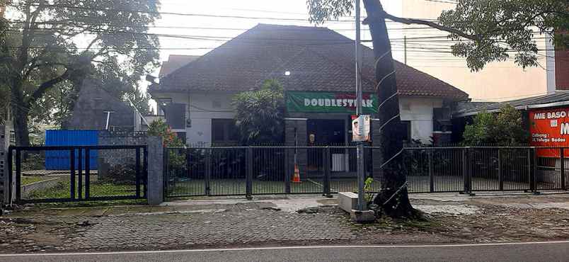 restoran di kawasan kuliner sayap jalan riau bandung