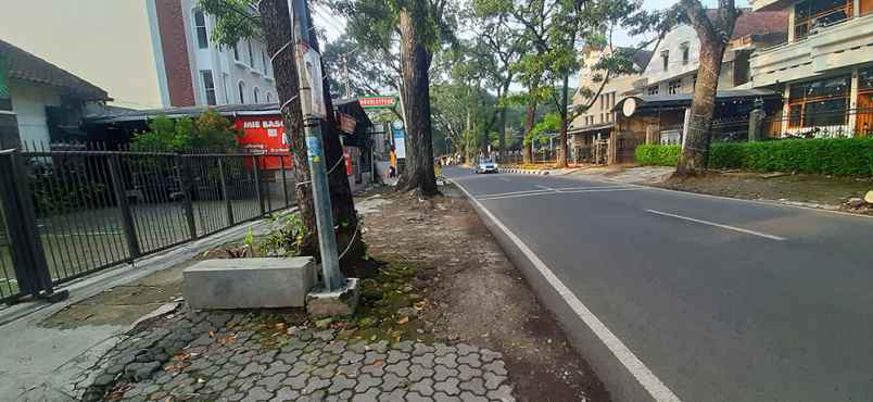 restoran di kawasan kuliner sayap jalan riau bandung