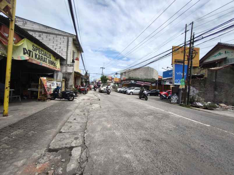 ruang usaha pinggir jalan di beji depok kota