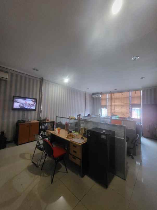 ruko 3 5lt 137m kramat sentiong senen jakarta pusat