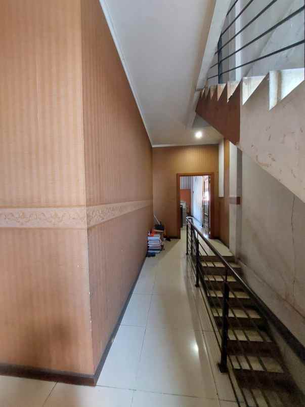 ruko 3 5lt 137m kramat sentiong senen jakarta pusat