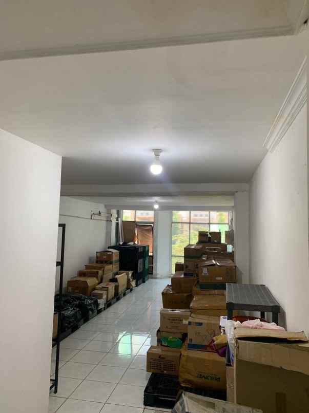 ruko jemursari 2 ruko gandeng ada halaman parkir