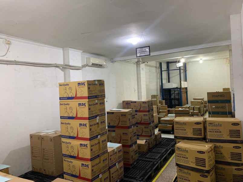 ruko jemursari 2 ruko gandeng ada halaman parkir