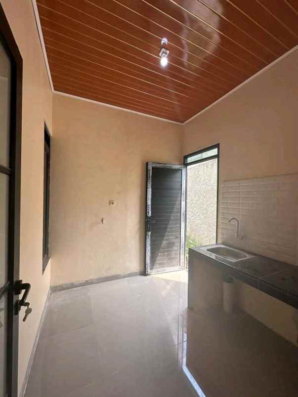 rumah 2 lantai cibinong bogor siap huni