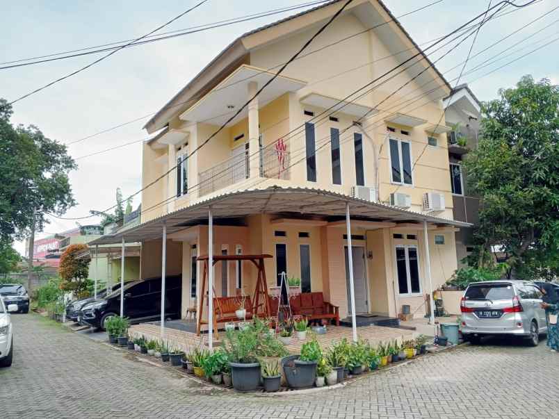 rumah 2 lantai jatiasih bagus