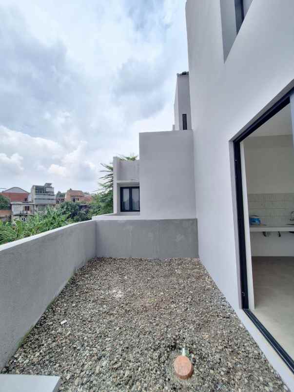 rumah 2 lantai limo depok krukut