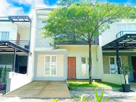 rumah 2 lantai siap huni