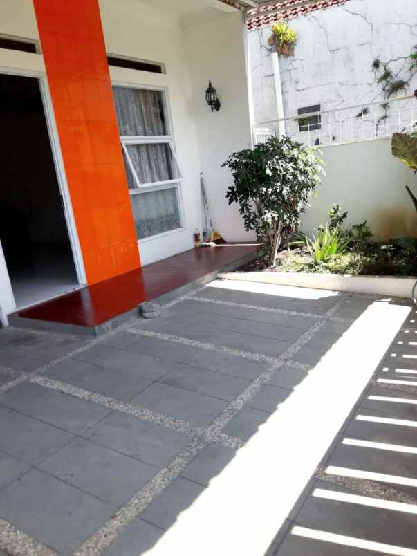 rumah 2 lantai siap huni arcamanik endah bandung