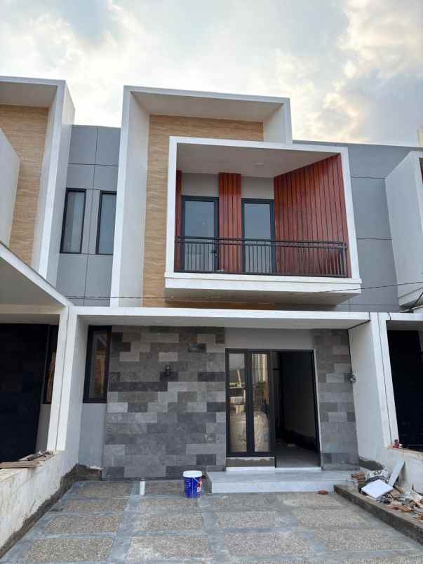 rumah 2 lantai singosari promo hanya 495jt all in
