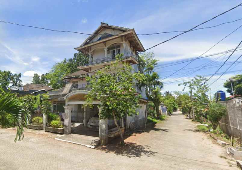 rumah 3 lantai dekat stasiun tigaraksa