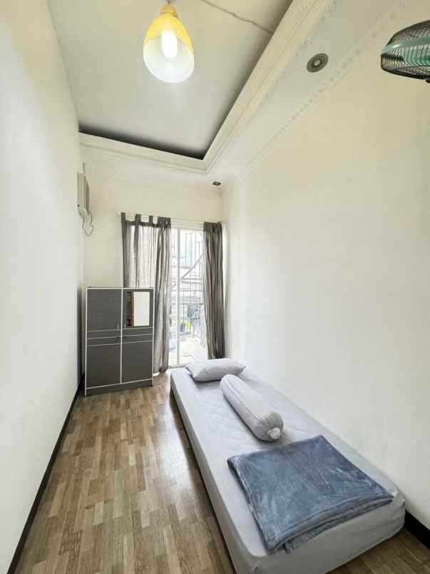 rumah 3 lantai di utan panjang kemayoran jkt pusat