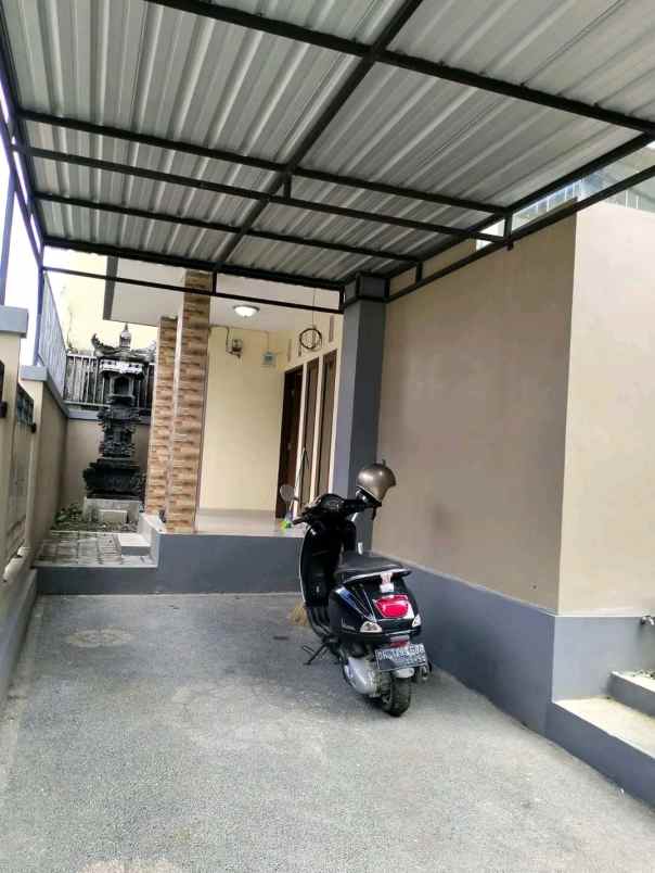 rumah bagus dan strategis di kawasan densel