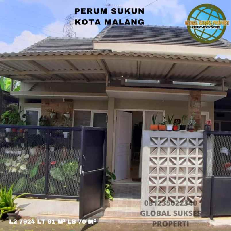 rumah bagus pojok di perumahan sukun kota malang